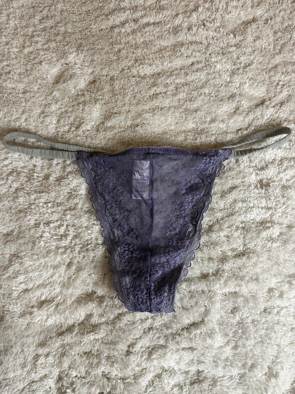 NWOT Simply Vera Vera Wang Purple Sheer Lace Thong Panties Size L/7